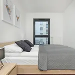 Chlodna Modern Near The Centre By Renters ורשה