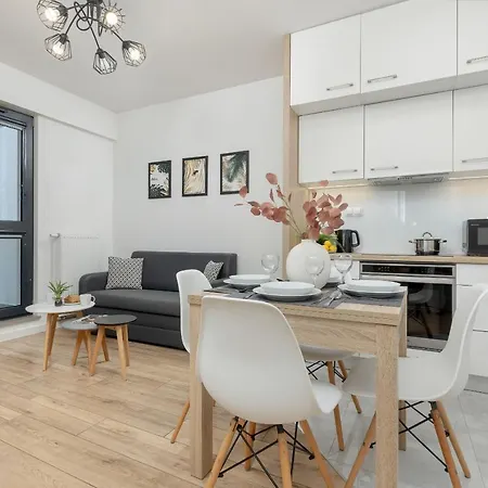 Chlodna Modern Near The Centre By Renters Apartament Warszawa