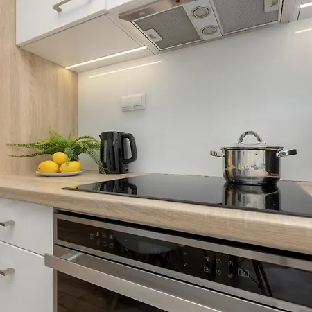 Chlodna Modern Near The Centre By Renters