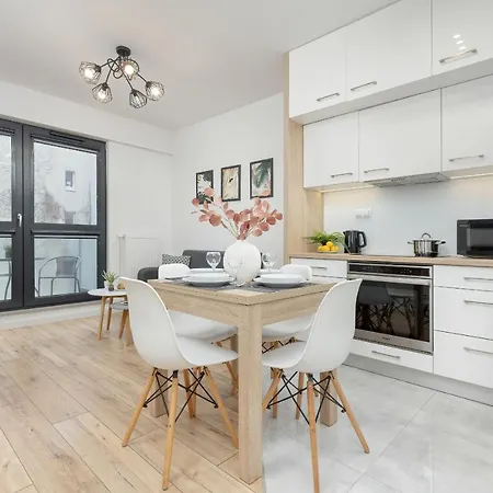 Apartment Chlodna Modern Near The Centre By Renters Warsaw
