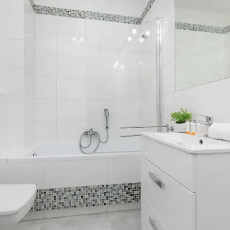 Chlodna Modern Near The Centre By Renters Warszawa
