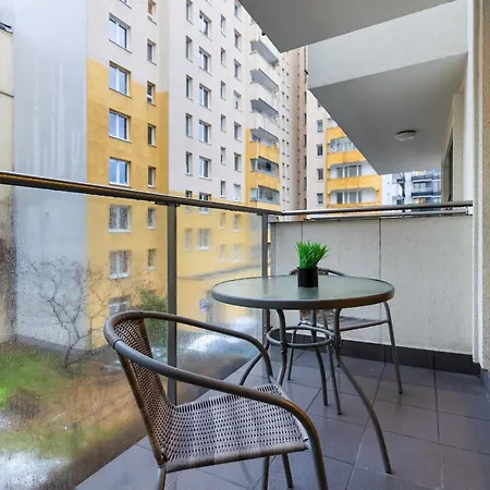 Daire Chlodna Modern Near The Centre By Renters Varşova